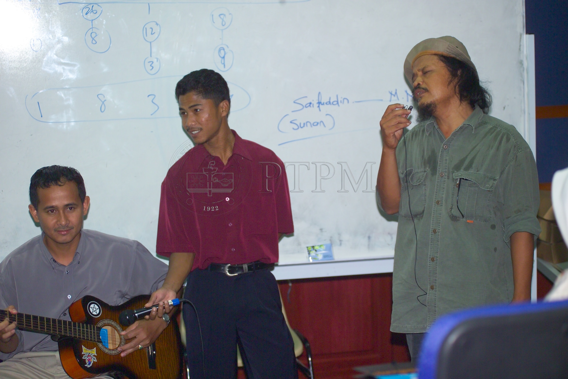 PTPM 05 20 puisi D9X30184